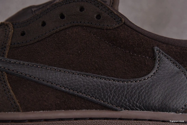 HYPE Velvet 1 DM7866-202 Brown Jordan Low Travis OG x Scott Air 0807